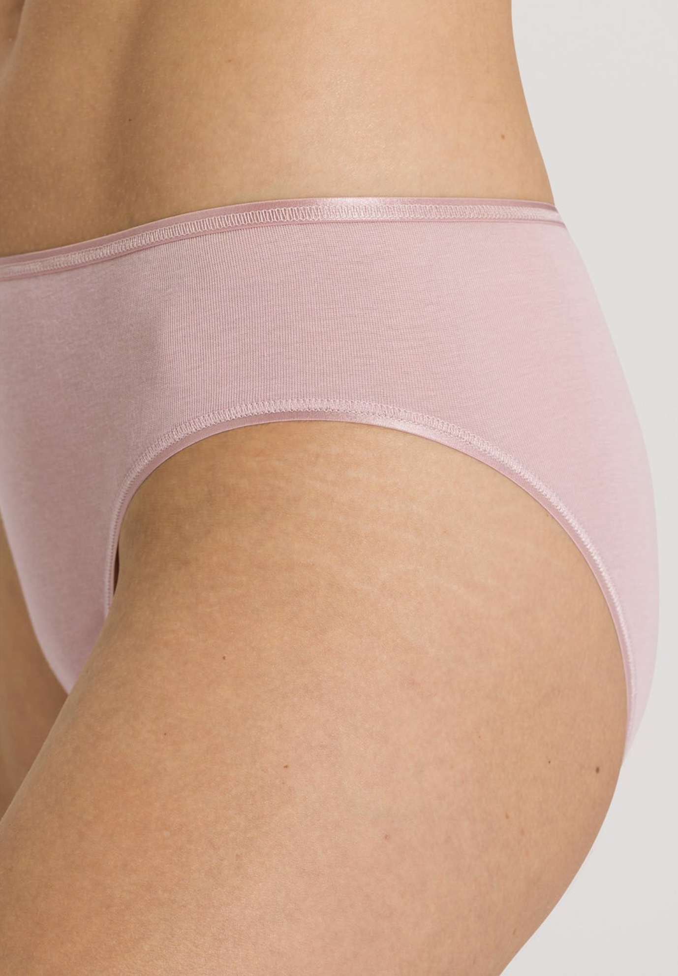 Hanro Cotton Seamless Midi Slip pale pink – Bild 5