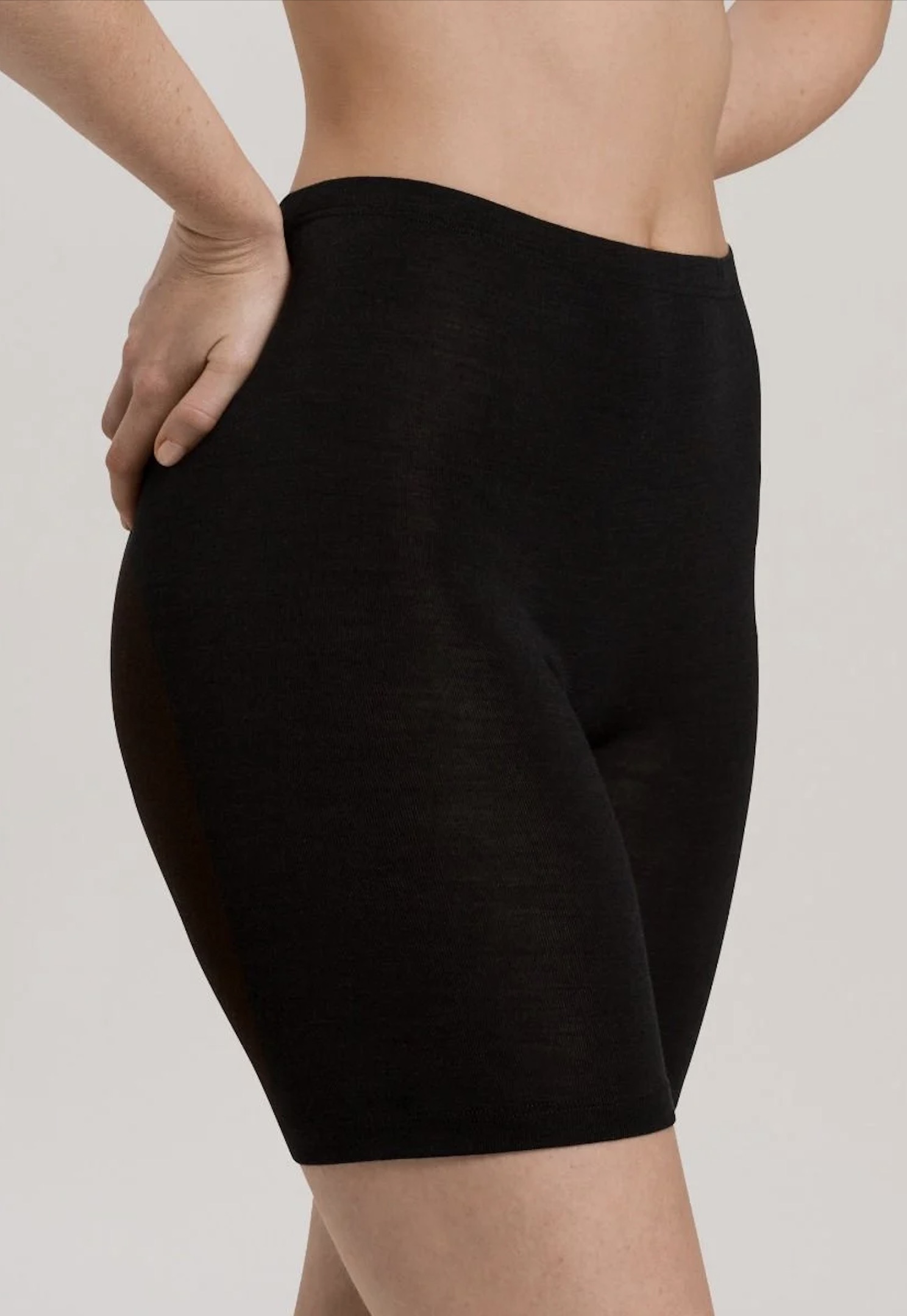 Hanro Shortleg Pants Woolen Silk black