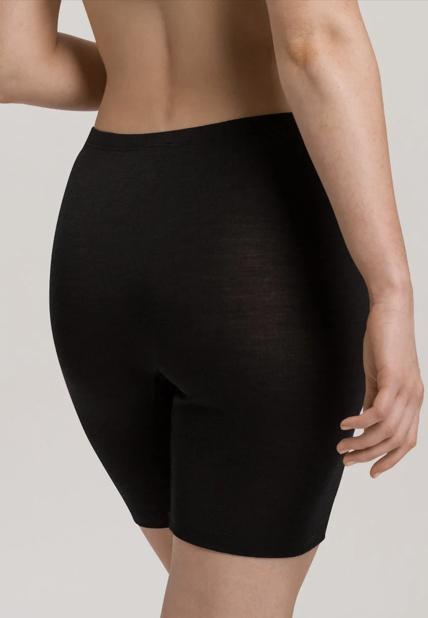 Alternative view of Hanro Shortleg Pants Woolen Silk black