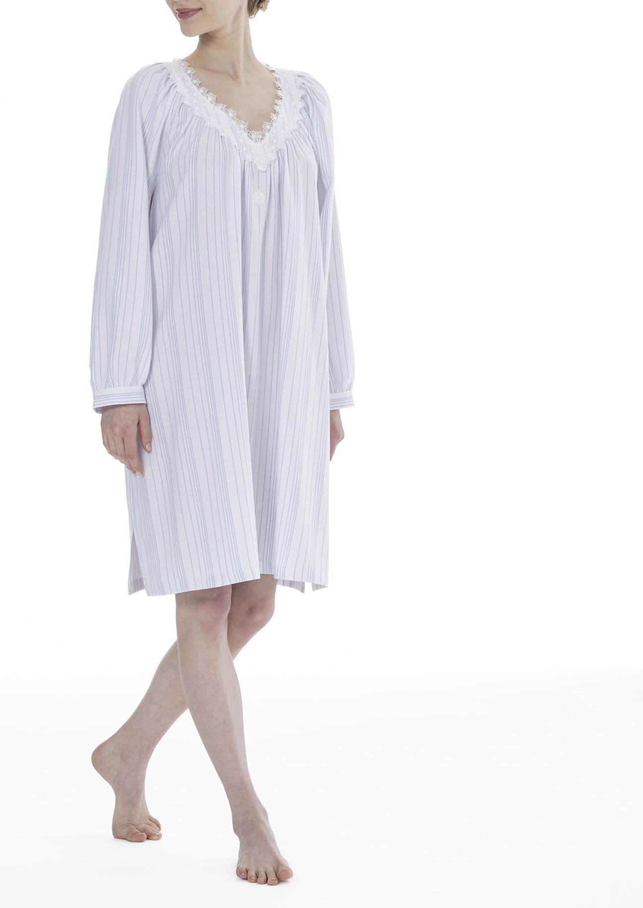 Celestine Nachthemd Bea mit V-Ausschnitt ciel/weiss