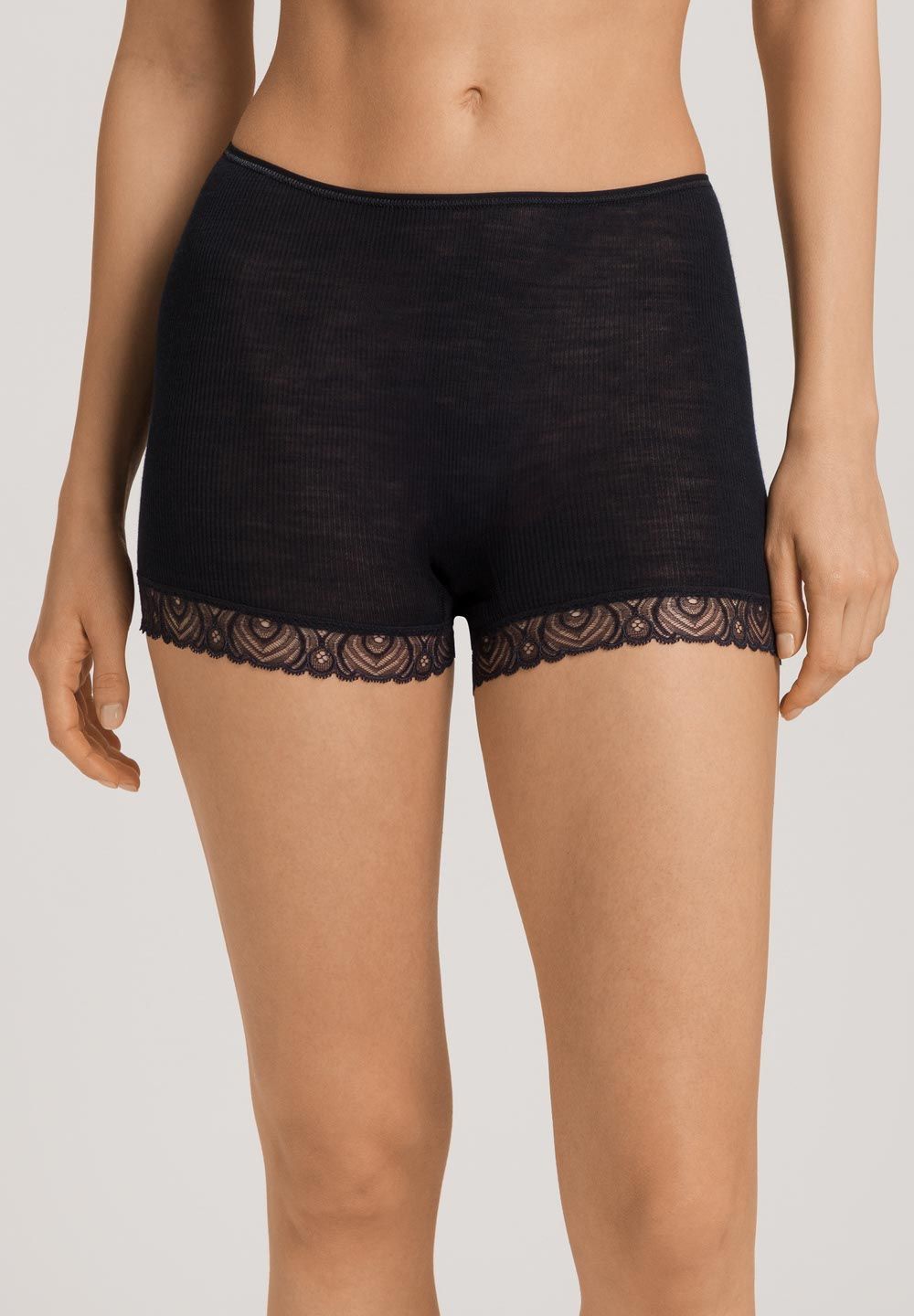 Hanro Panty Woolen Lace black