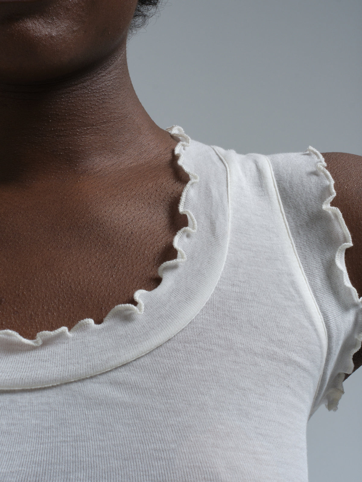 Seamless Basic Tank Top Flounce off-white – Bild 3