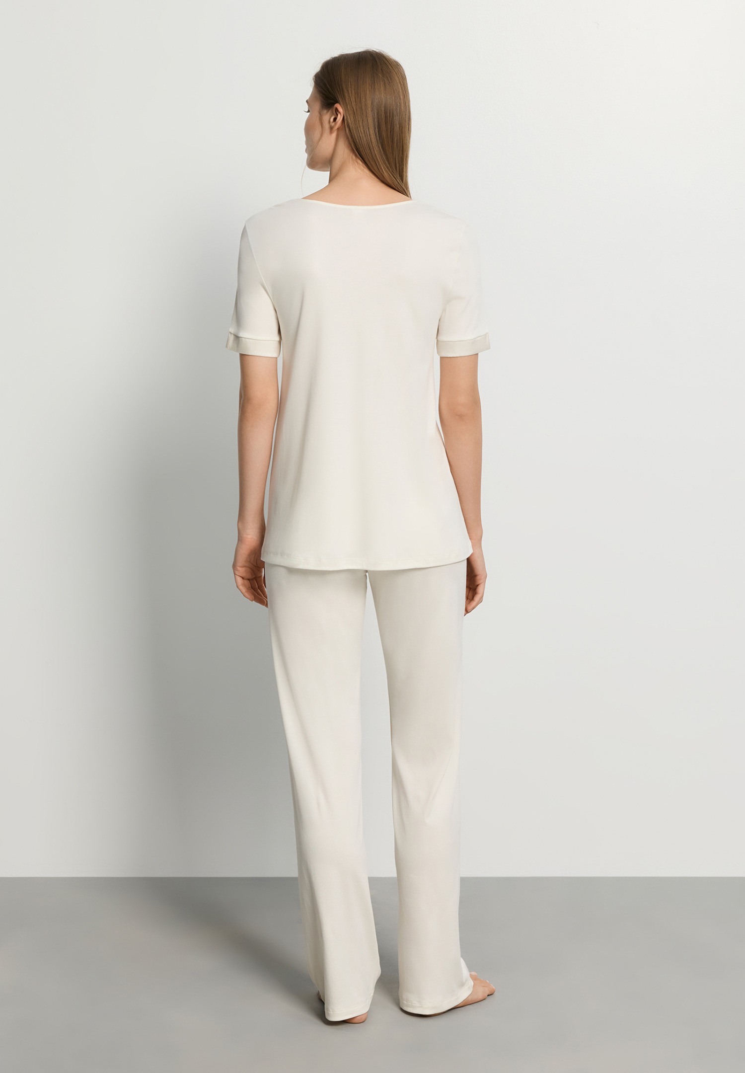Alternative view of Hanro Pyjama Anilla misty white
