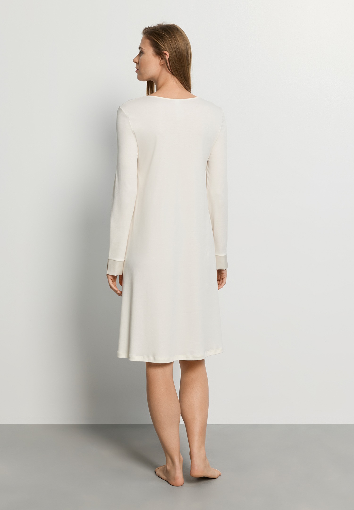 Alternative view of Hanro langarm Nachthemd Anilla misty white