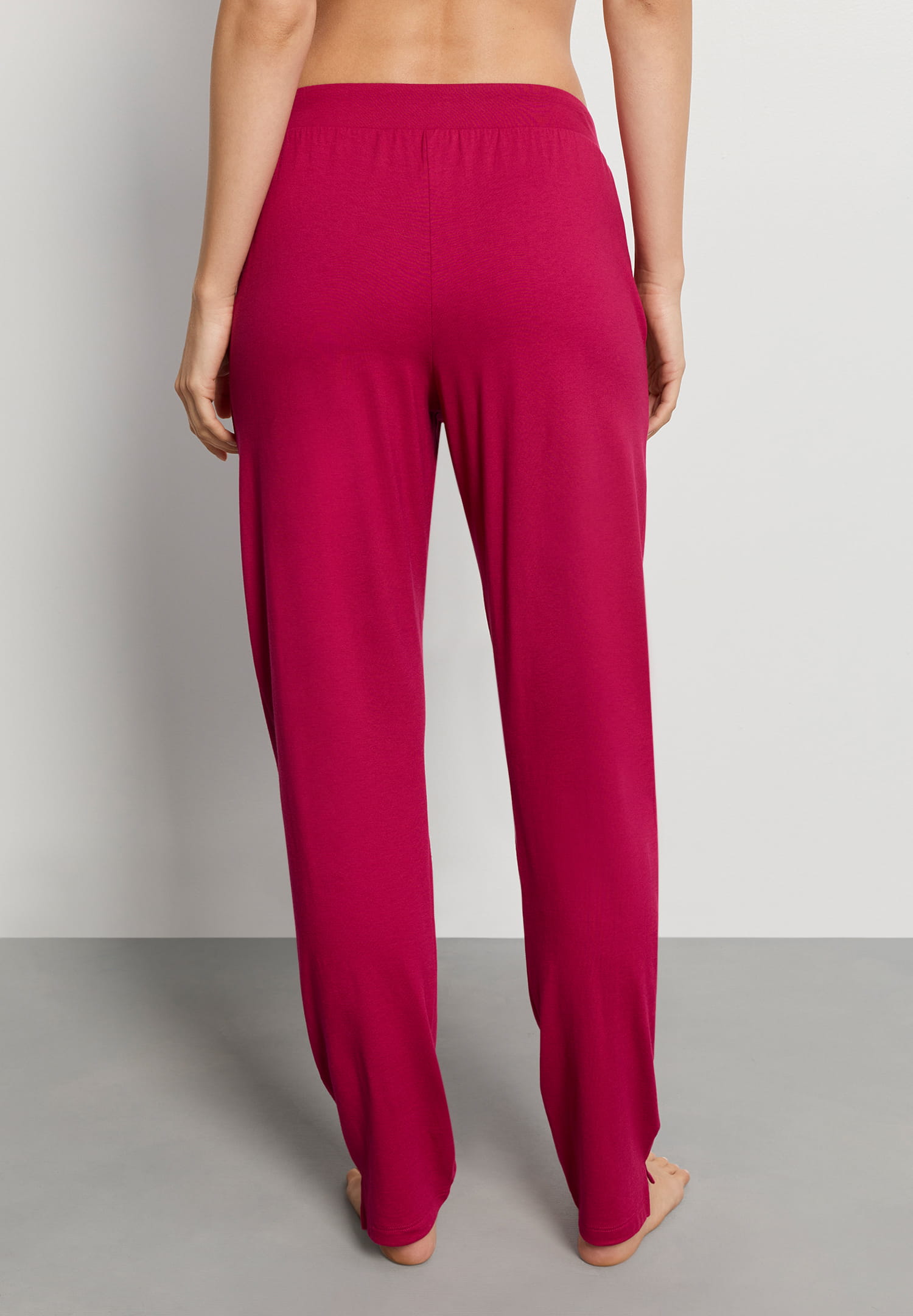 Alternative view of Hanro Hose lang Sleep and Lounge light sangria