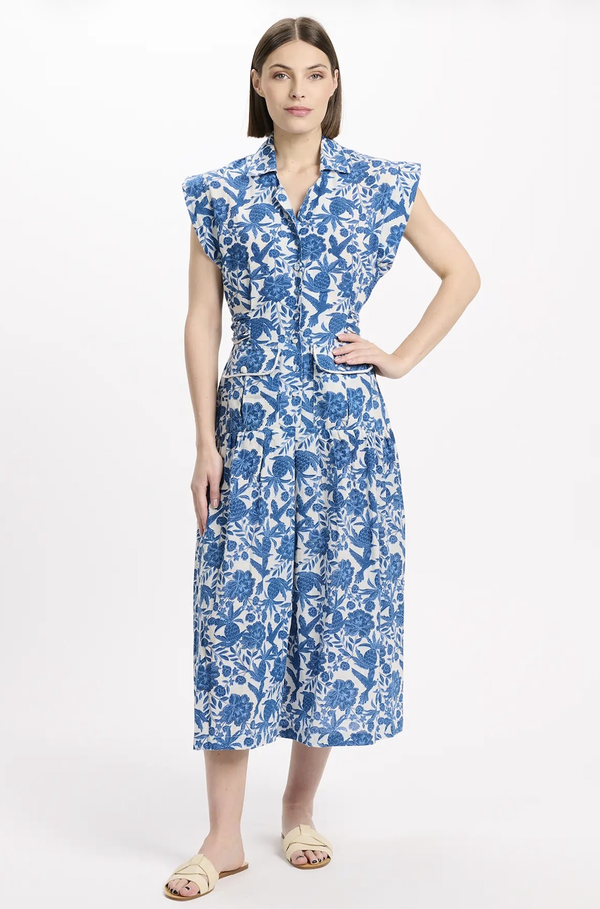 Alternative view of Miss June Tilda blue