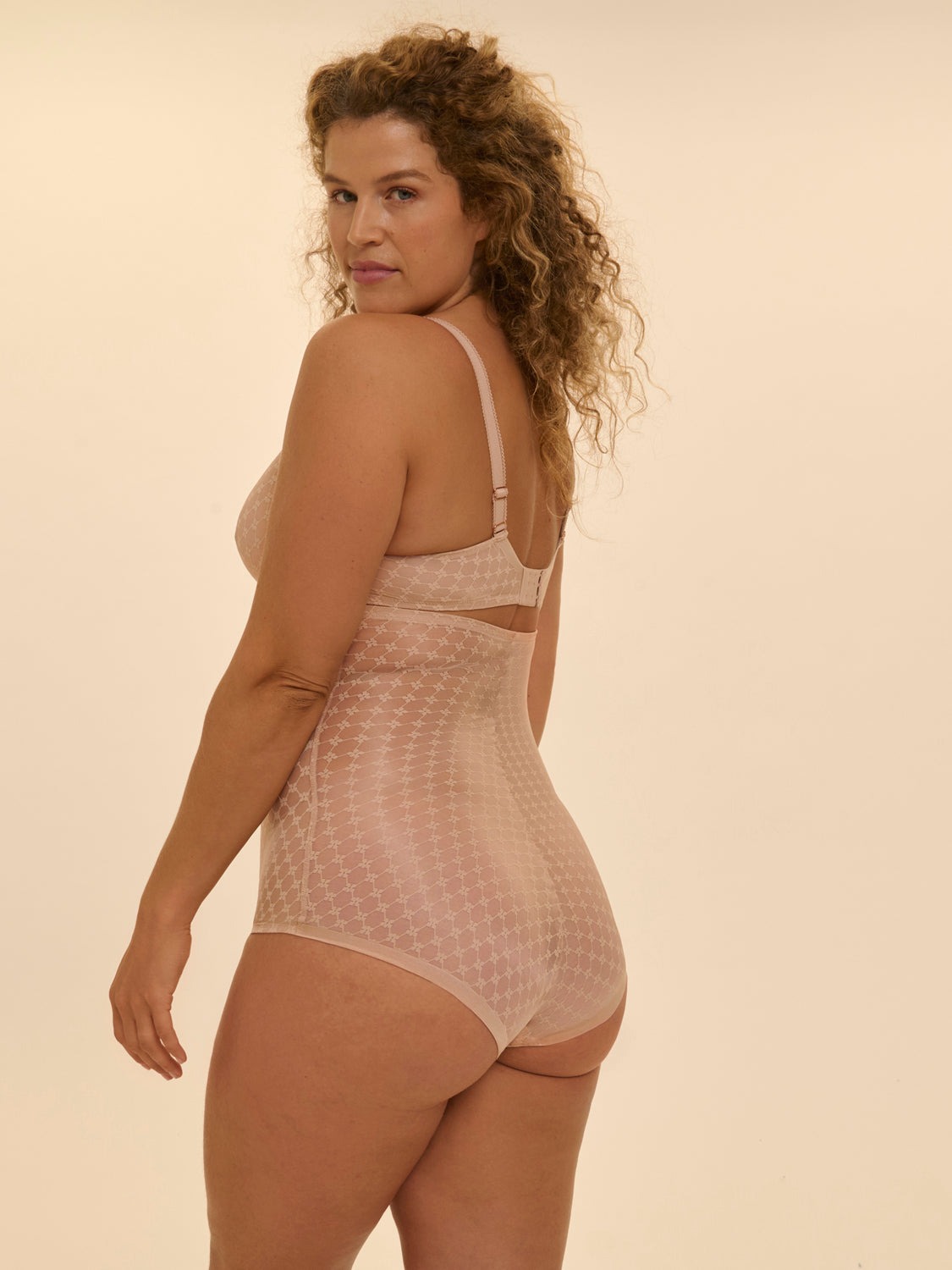 Alternative view of Simone Perele hoher Shaping Slip Plume peau rose