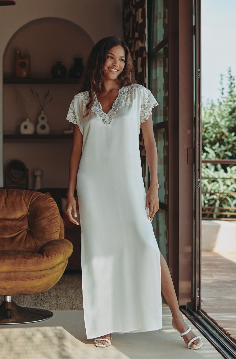 Marjolaine Negligee lang Carmelia naturel