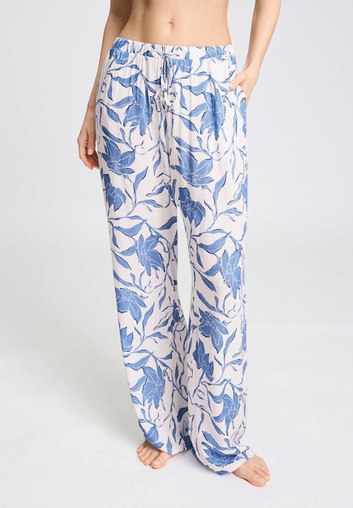 Hanro Hose Sleep and Lounge graceful forms