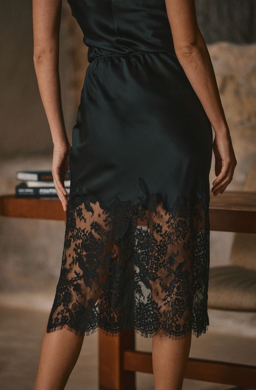 Alternative view of Marjolaine Rock Doria black