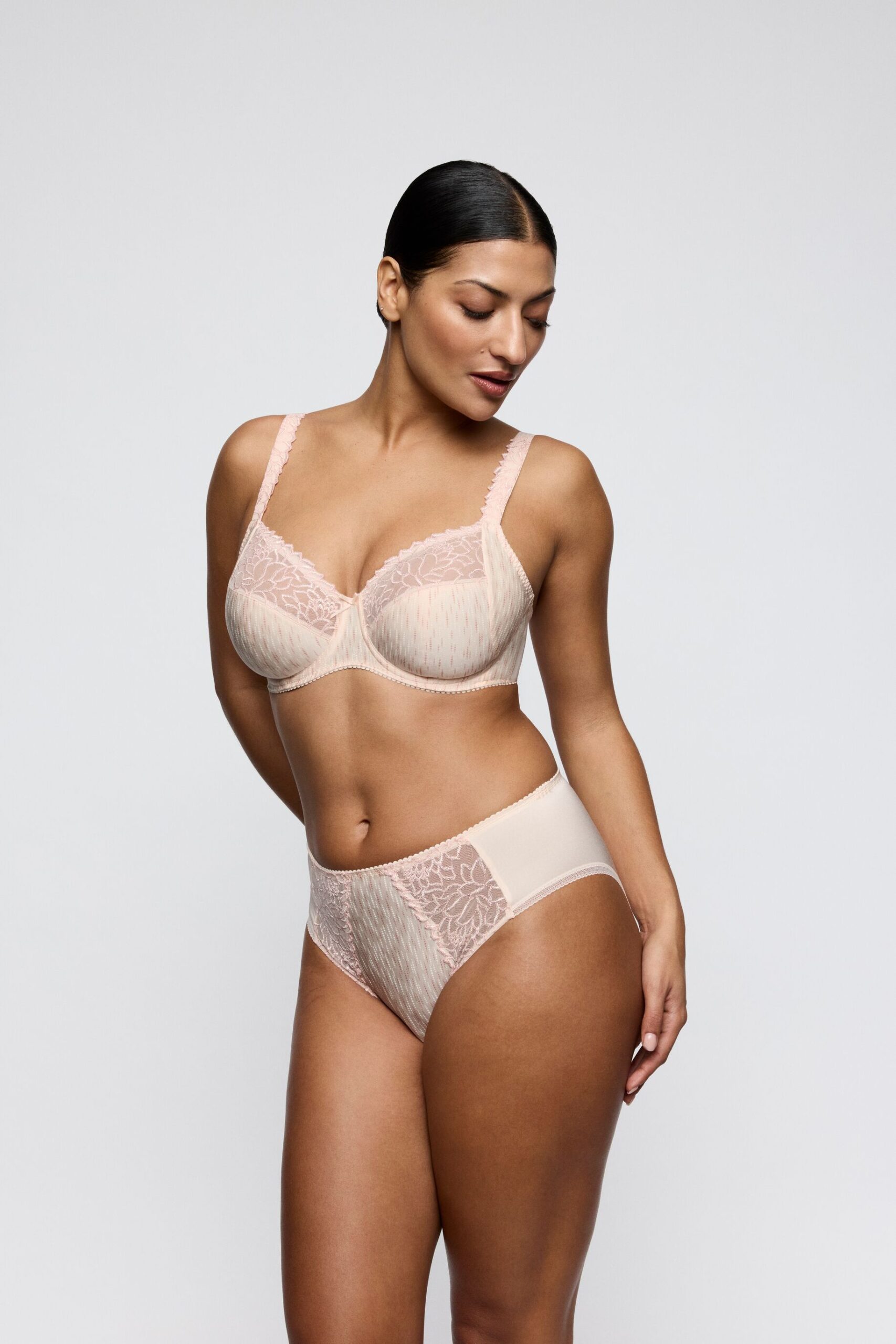Prima Donna Taillenslip Monterrey venus