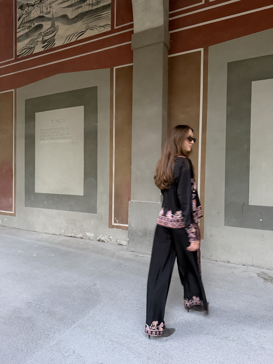 Alternative view of Raffaela d Angelo Bluse nero